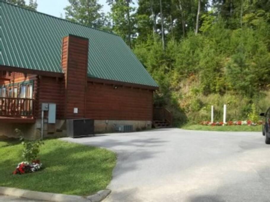 Solid Ground Lodge With Yard! Pigeon Forge Buitenkant foto