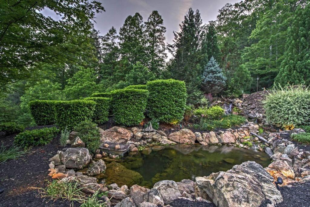 Solid Ground Lodge With Yard! Pigeon Forge Buitenkant foto
